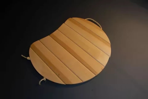 Sēžas paliktnis ar striķa stiprinājumu, melnalksnis 399x310x14mm (nr.