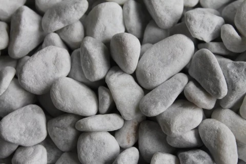 Dekoratīvie oļi, balti ,frakcija 5-12mm 1.5kg