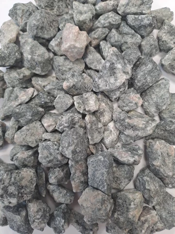 Šķembas granīta, frakcija 8-16mm, 25kg