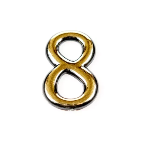 Numurs 8 brass