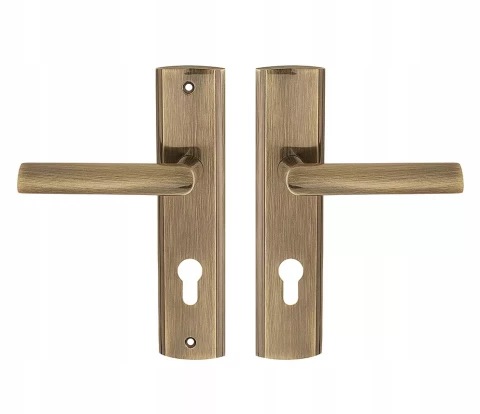 Miro handle on plate, 72 mm, right side, chrome