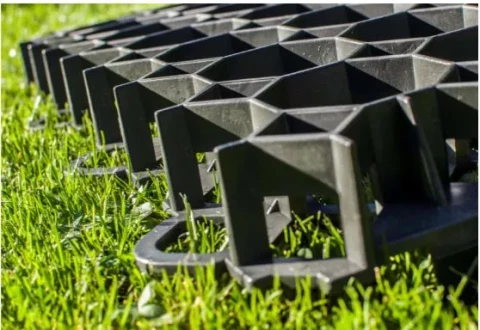 Režģis zālājam 39x492x492 zaļpelēks 4gab/m2 260gab/paletē 160t/m2