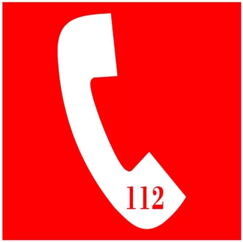 Zīme  ''Zvanīt 01 vai 112''  15x15cm klausule
