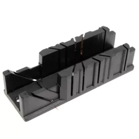 Šablons zāģēšanai   plastmasas  212x42x44mm