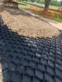 Ģeošūna TMP-340 50mm 2.6x6.3m grunts stabilizēšanai un nogāžu stiprināšanai 16.38m2/iepakojumā
