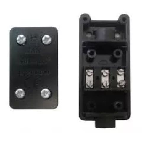 Savinojumu kārba 3x1.5mm IP54 16x26x60mm ar termināli melna