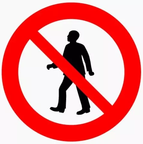 Uzlīme  ''Gājēju kustība  aizliegta''  D-15