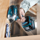 Аккумуляторный ударный шуруповерт XGT MAKITA TD001GZ